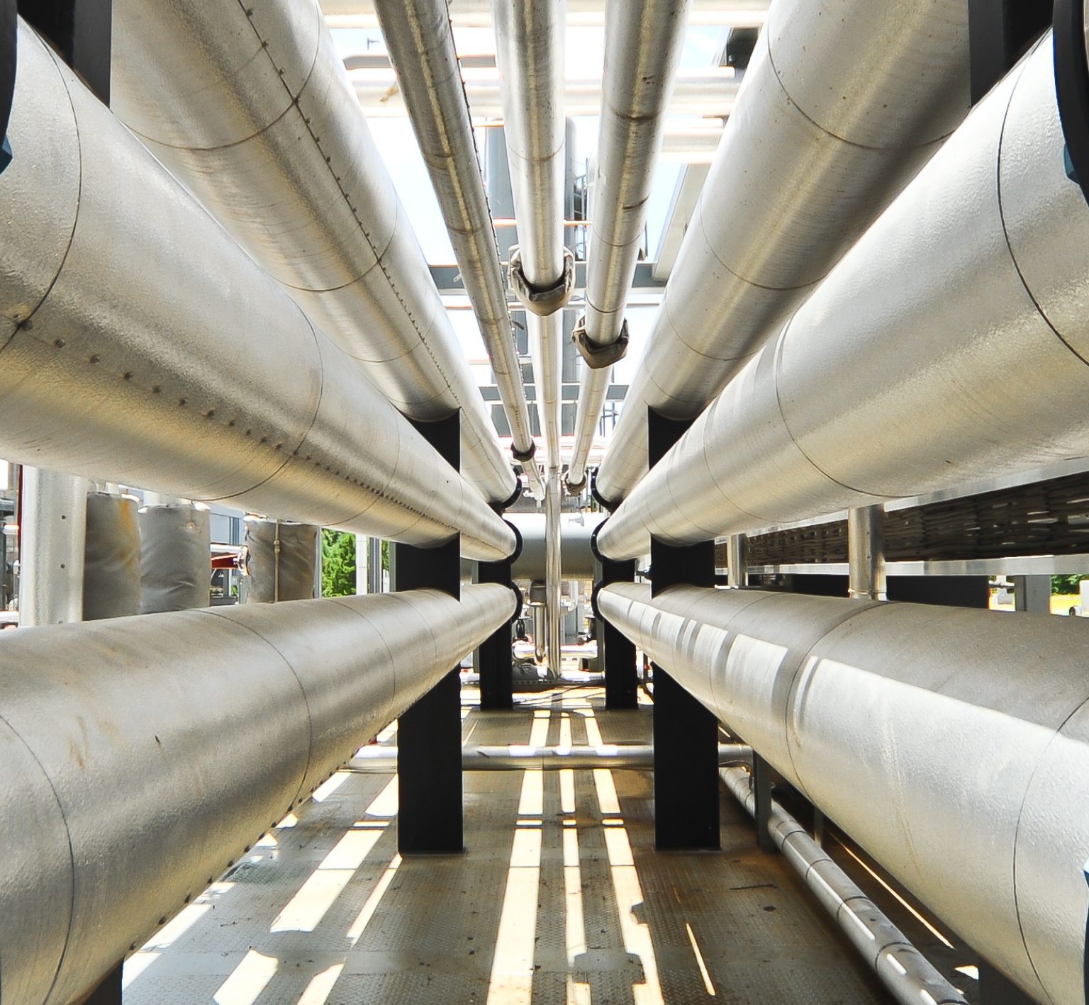 Pipelines running forward.